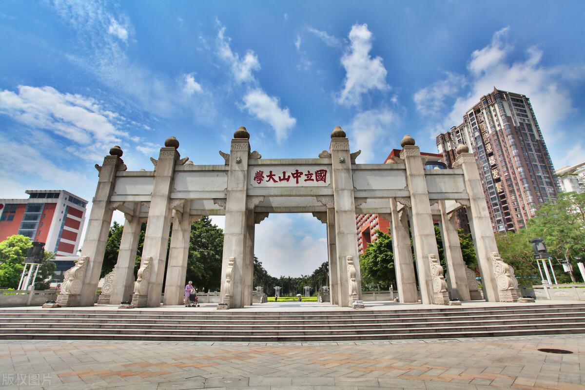 最新校园偶像剧，励志之旅中的自信与成就感的绽放